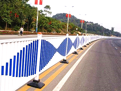 道路隔離護欄 - 河北振興金源絲網(wǎng)集團有限公司圖片1